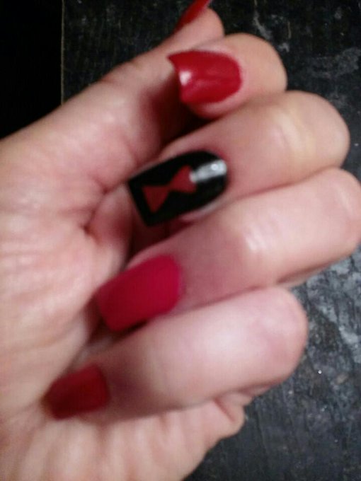 Check out my new nail job for the part in my next movie. I can't wait to give someone... https://t.co/SW6O8vECob