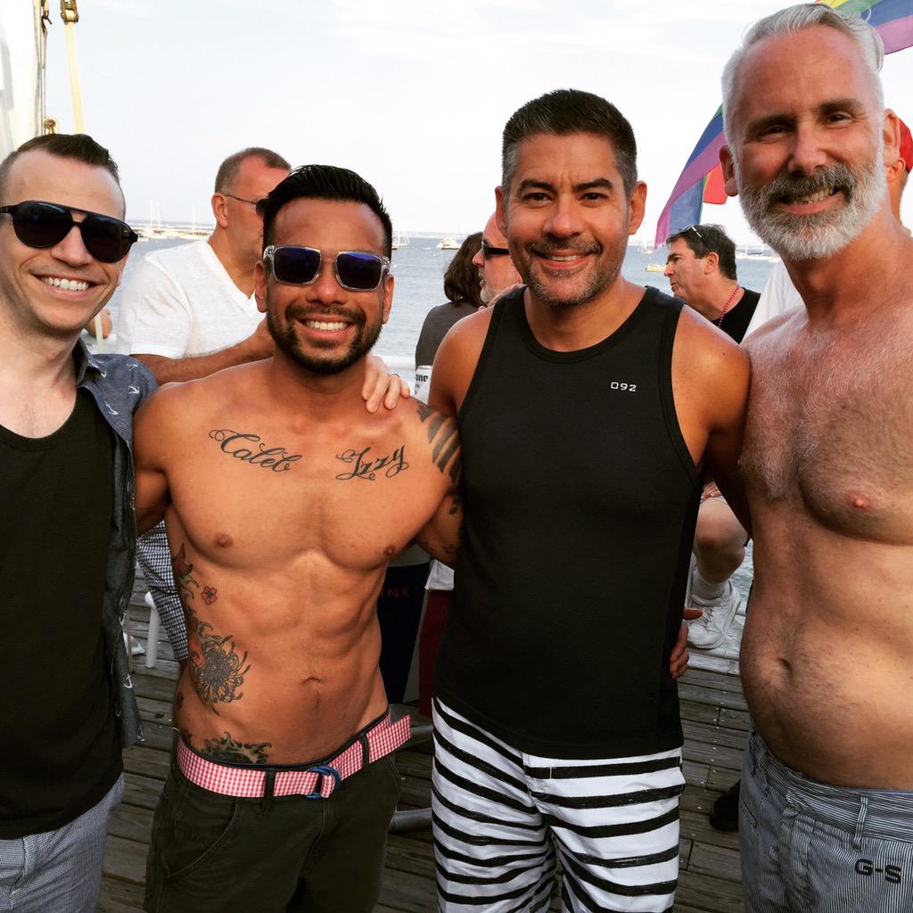 InkedSk8r's tweet photo. Great times with great friends in #Provincetown #vacation #NoVacancy #absfordays #inked #bearded http://t.co/1NvJzpETF1