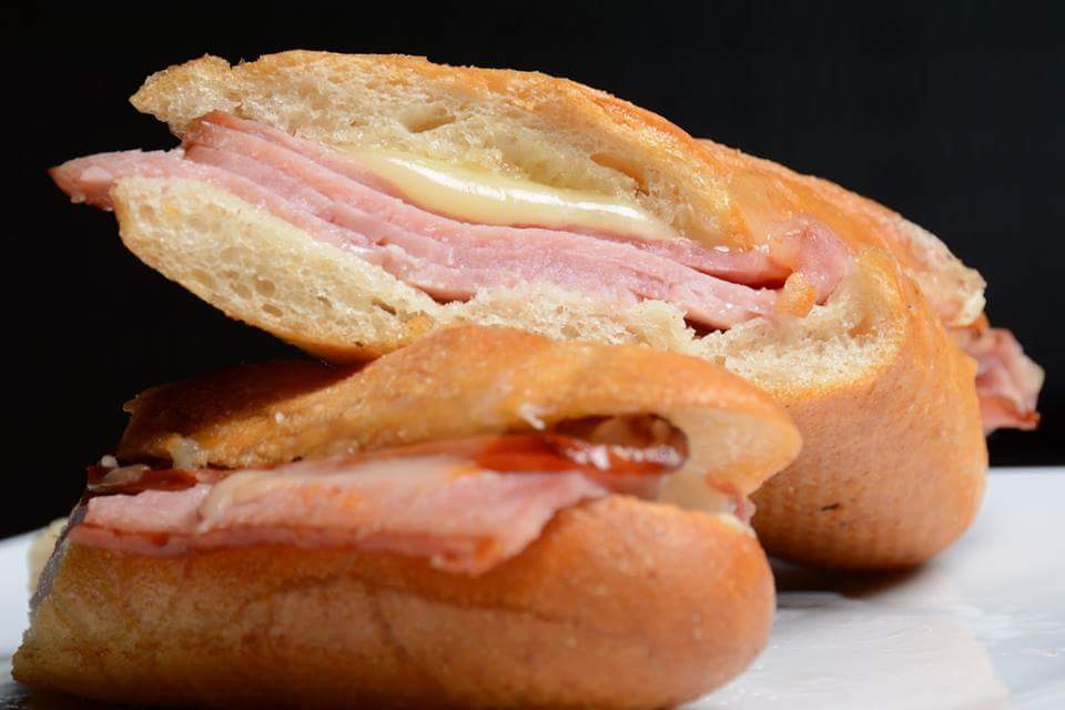 AlleyLoungeLA's tweet photo. @MicheeAlexis @SoCalMad we think you're the pretty awesome peep. Another sandwich? http://t.co/wAMd08L1qD