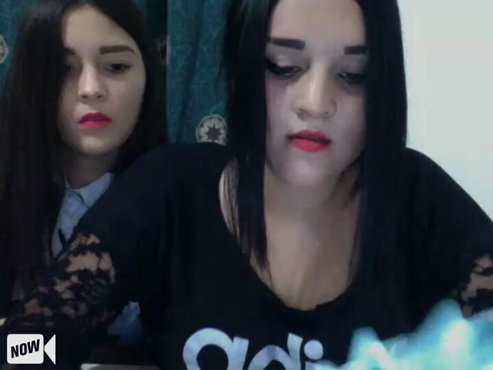 AmarayniJ's tweet photo. 🔴 VIVO @DianaEstrada_9 esta vivo en #YouNow - #lasestradas http://t.co/MPNOc7oq8w http://t.co/6pviePwZ4R