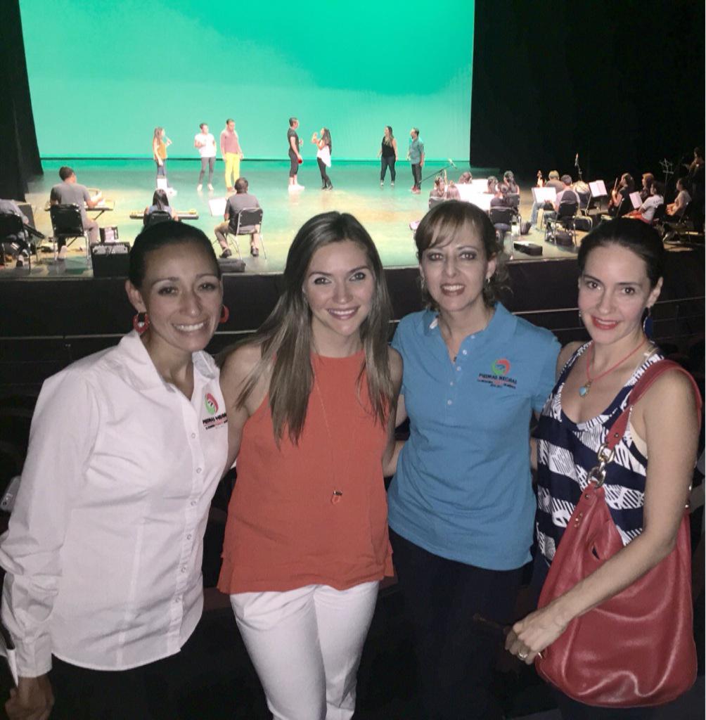 claudiaelenasa2's tweet photo. Ensayo del Musical "Que Plantón" de Casa de las Artes. Próximamente. @MpioPNegras @rancheritaxemu @AbrazandoLaVi http://t.co/wdy8HtzxU0