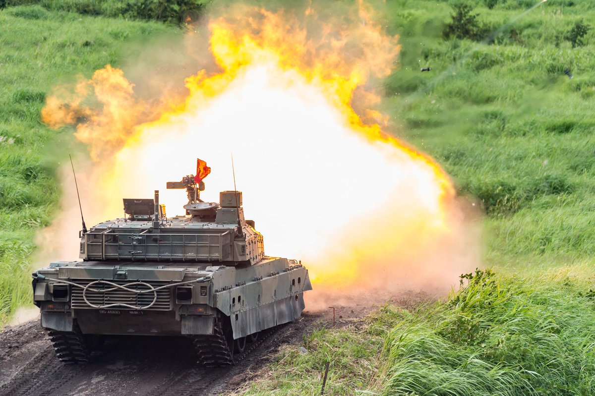 戦車の発砲炎の写真見てたらなんか映ってる 超鮮明なサボでした ちなみに衝撃はヤバい Togetter 戦車の発砲炎の写真見てたらなんか映ってる 超鮮明なサボでした ちなみに衝撃はヤバい Togetter