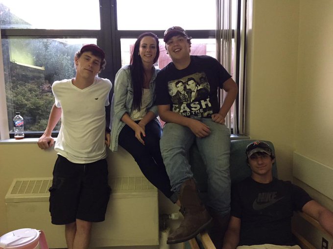 Honestly couldn't ask for better best friends ☺️ ft. the hospital http://t.co/DKeci21dpI