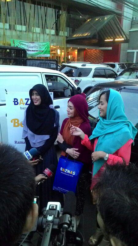 Ini nih ka <a href="/SabrinaPiscalia/">Sabrina Piscalia</a> dgn Terry Putri ketika wawancara saat berbagi dengan baznas pas puasa&amp;sebelum lebaran