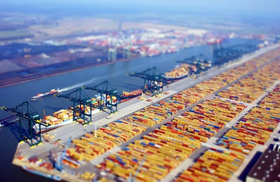 sifcoae's tweet photo. #SIFCO offers #ProjectCargo management services with professionalism and commitment.
http://t.co/6uXqMlhT5g 
#Dubai http://t.co/uP3ox61QQK