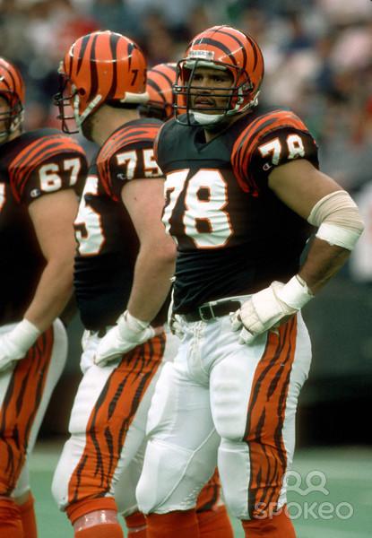 Happy Birthday to Anthony Munoz, who turns 57 today! 