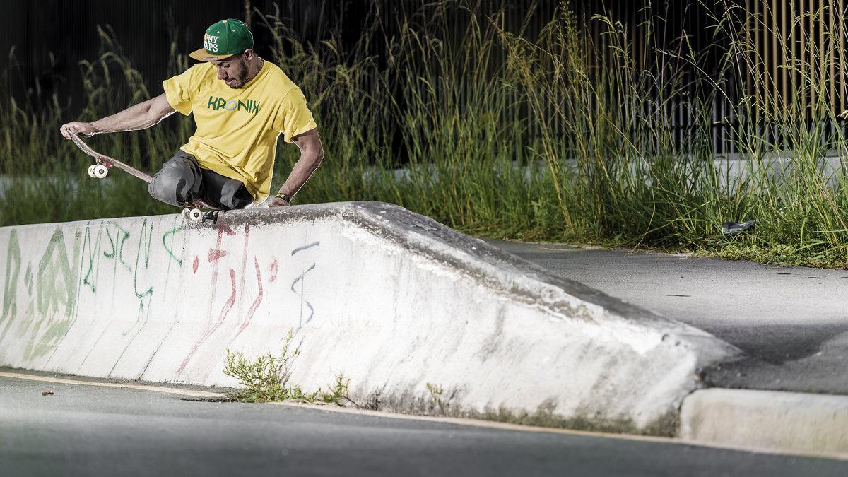 RedBullZA's tweet photo. “Never give up, never give in, you make your own way” http://t.co/IRQ8A8EqYo http://t.co/AYSb79dV6I
