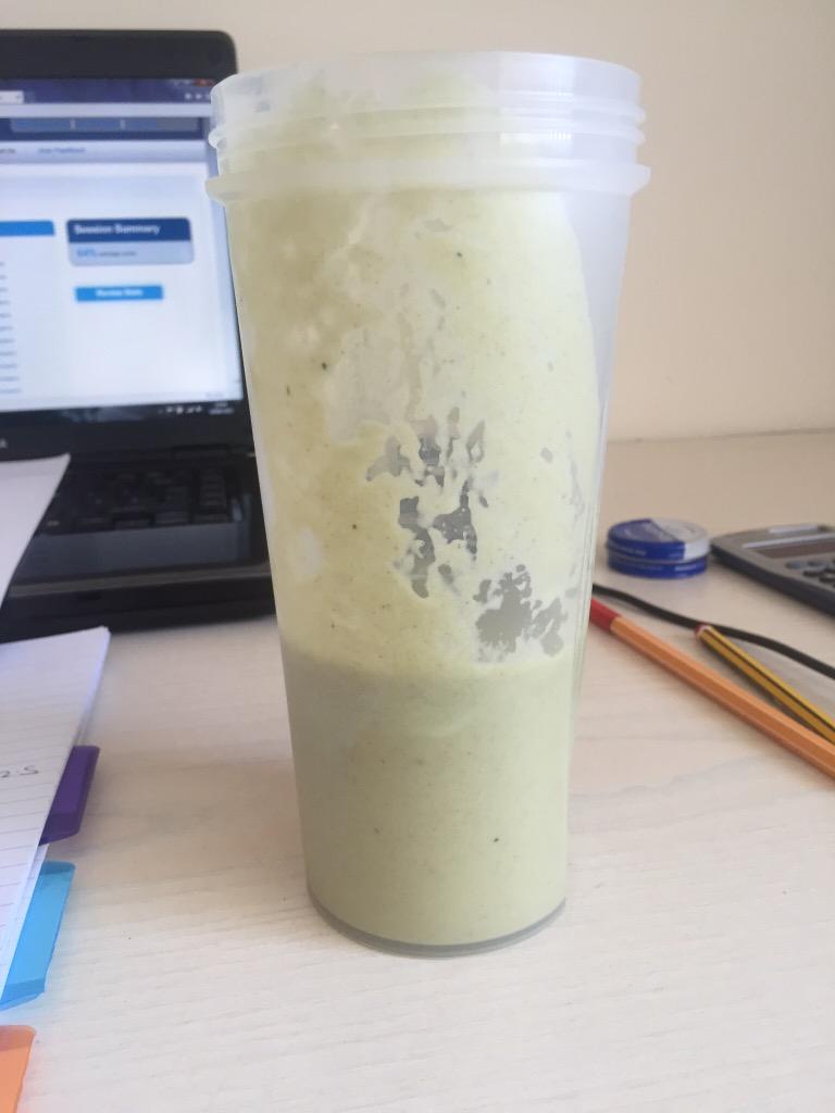 Shreeya_26's tweet photo. Avacardo #smoothie http://t.co/FrmYoLY2Gu