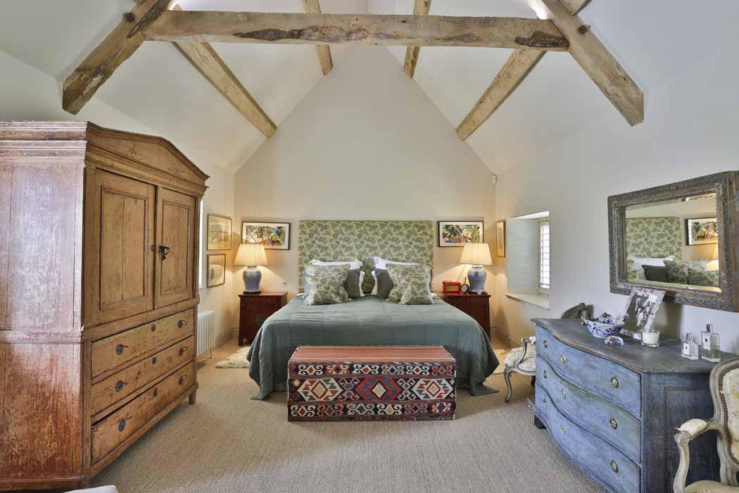 PeterEdwards_KF's tweet photo. Have a peek at this idyllic #property in #Eastleach. A kitchen made for a #bakeoff? http://t.co/6ulyJRE0sq  #GBBO http://t.co/dTnRxY9HdI