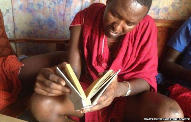 writeandprint's tweet image. &quot;@UNEP: US scientists design &quot;drinkable book&quot; that can make polluted water safe to consume: ow.ly/R51iz