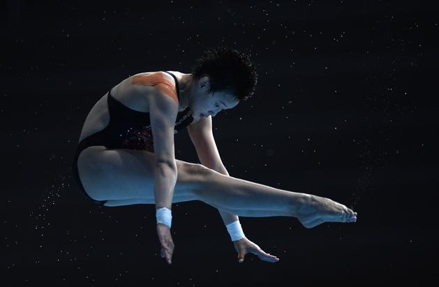 #finakazan2015 RECORD:
Chinese Ren Qian,14, was the youngest medallist.She won silver in Women’s 10m platform #diving