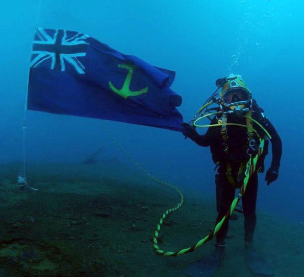 After over seven decades, the Blue Ensign has been raised over RFA Darkdale once more: frces.tv/E79Cr4