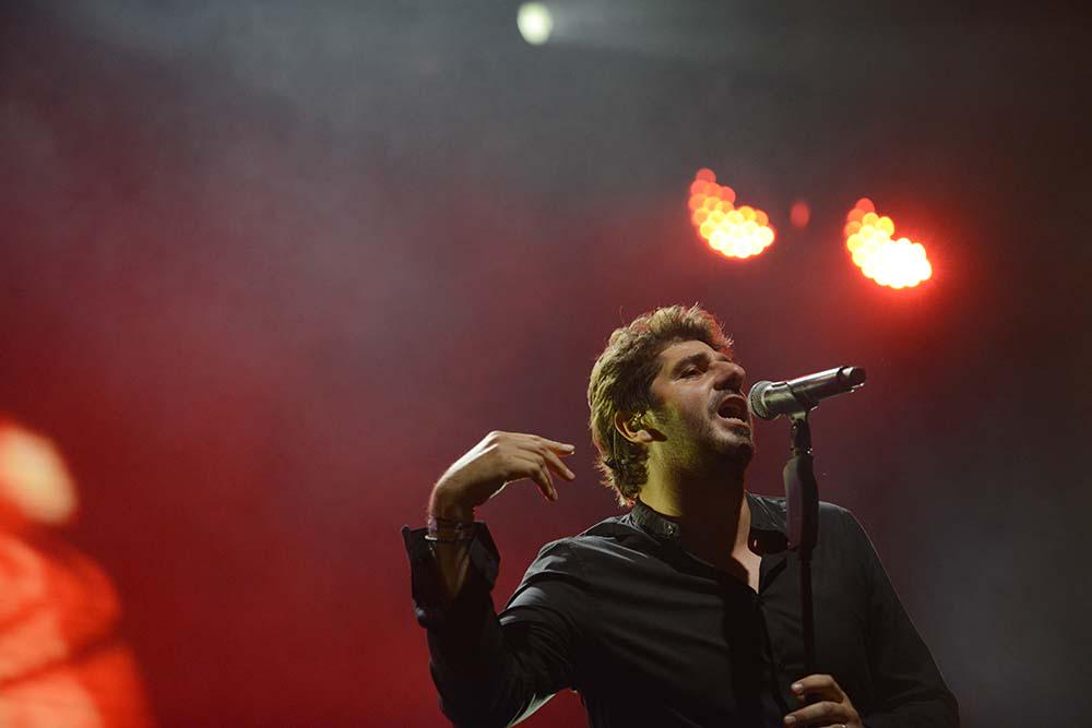 Chateauroux36's tweet photo. 2e partie du #festival @DARCchatx avec @patrickfiorioff https://t.co/0VVl8otGrg #Darc2015 #Châteauroux #concert http://t.co/OeZyAPFTDn