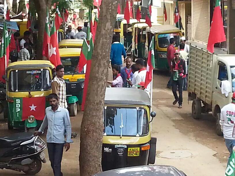 sdpi_fans's tweet photo. Aao ek baar karnatak ki Hampi
Aur
is baar #SDPIforBBMP
Symbol #AutoRikshaw #BBMP http://t.co/ywPTfiR0HO