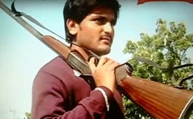 ABPNews's tweet photo. SLIDESHOW: Meet Hardik Patel who's spearheading the #Patel quota war in #Gujarat http://t.co/o5KePTB0wV http://t.co/U52RmnokxO