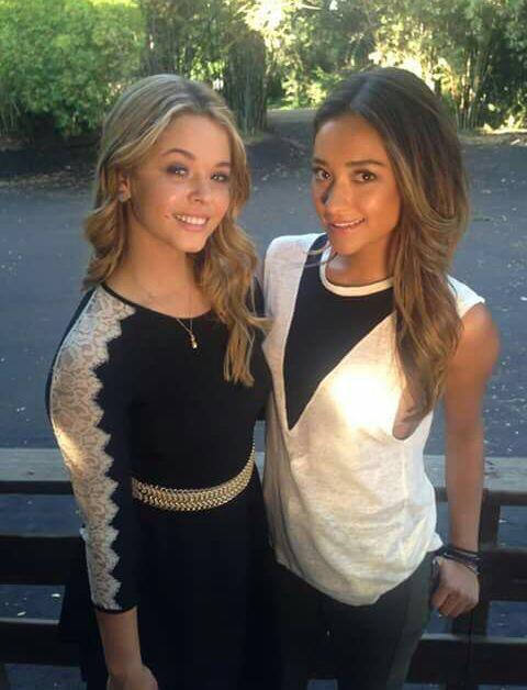 Alison Dilaurentis and Emily Fields