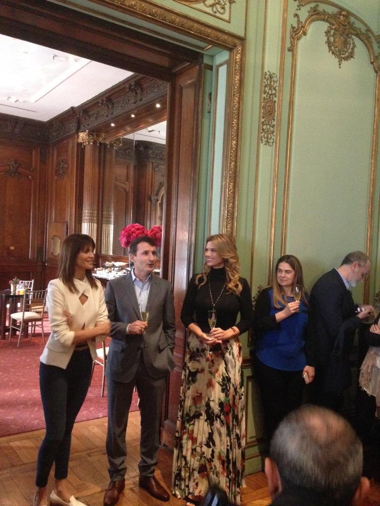 celesterizian's tweet photo. @dbiztoday en la presentacion de #lodyperfect @LizSolariOfcl @MassGrupoPR en el Four Seasons Mansion http://t.co/RJ74QwIZR1