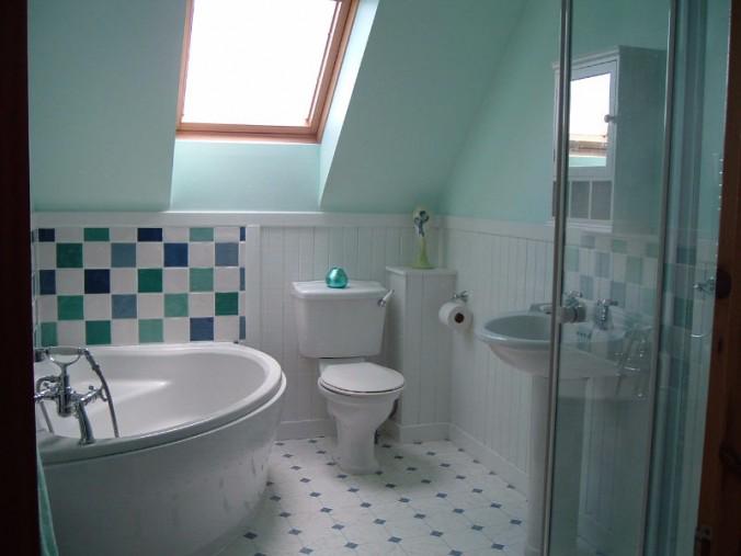 Soaking tubs, sleek tiles, and sustainable style--oh my! ow.ly/Pyqpf