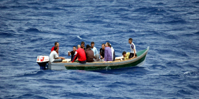 Algeria_Tweet's tweet image. Émigration clandestine : un important passeur algérien arrêté en Espagne bit.ly/1K5UHav #Algérie