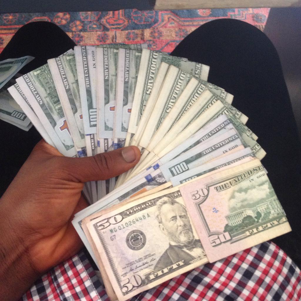 claytonOfficiel's tweet image. Money so cool 💲👈💲💵💵💯