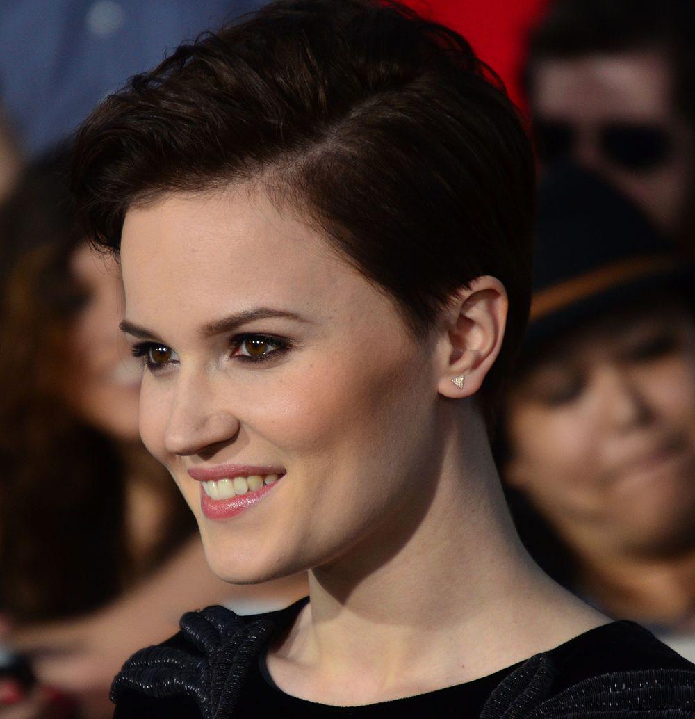 Happy birthday Veronica Roth American author  