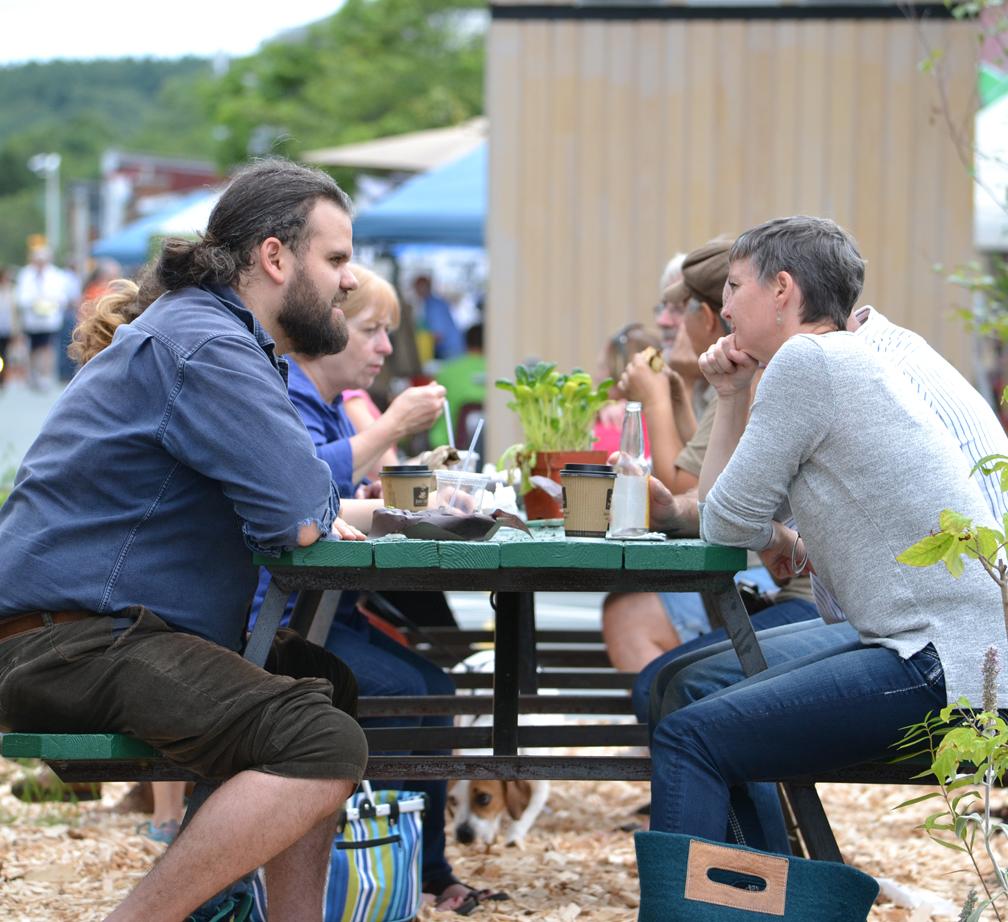 LHNOWnews's tweet image. The scoop on growing green this weekend in Bridgewater.  @GrowingGreenNS bit.ly/1JhZuFa