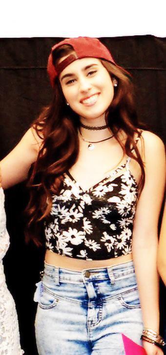 sarakacy's tweet photo. Lauren x SnapBack appreciation tweet ! #WorthItVMA http://t.co/oWfllVEV4i