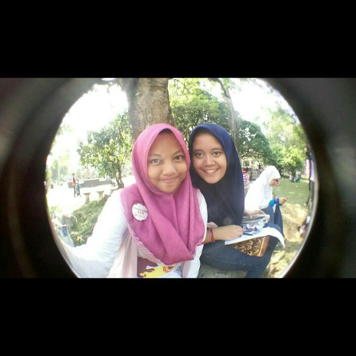 kekemanaaaa's tweet photo. w/@farsaz http://t.co/MnTeTT7PWJ
