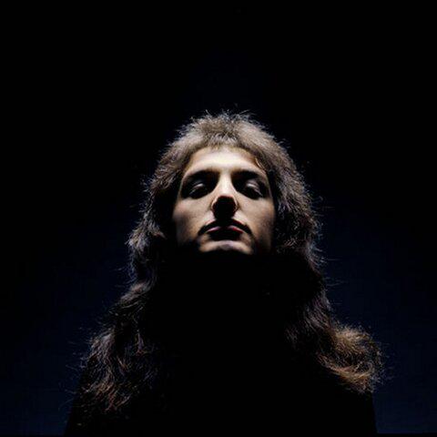 Happy 64th birthday to the greatest bass player of the greatest band of all time, John Deacon! Have a great day! :-) 