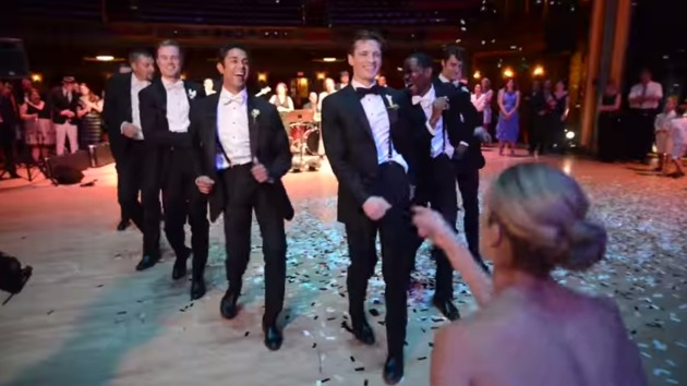 This groom's EPIC first dance will put a smile on your face!
kfm.co.za/Articles/2015/…