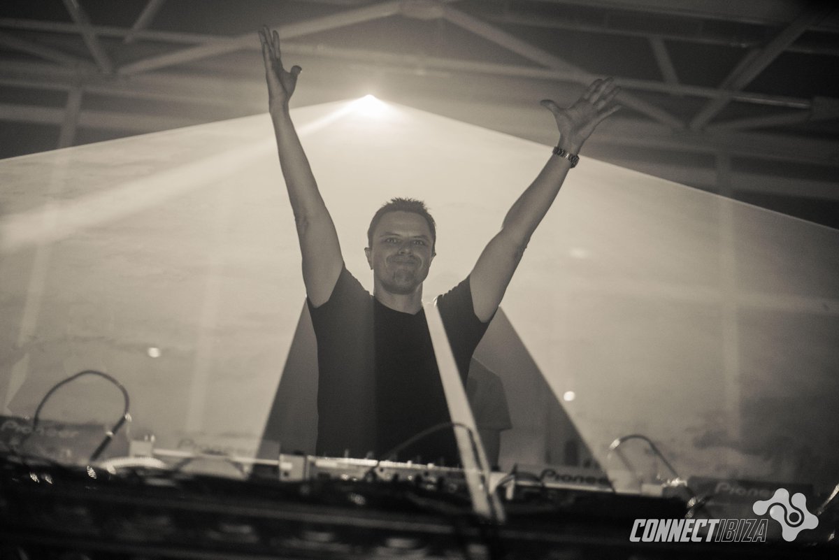 ConnectIbiza's tweet photo. Another HUGE event @Privilege_Ibiza! Thx @MarkusSchulz @MarkSherry @IndecentNoise @DJPaulDenton #AlexRyan #NickTheKid http://t.co/kj7Wk9OtCI