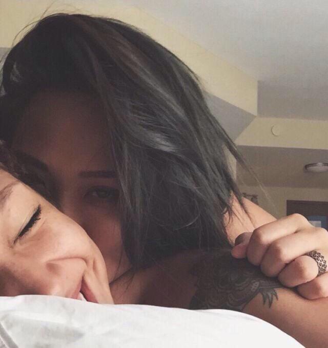SameLoveLesbian's tweet photo. M'endormir dans t'es bras c'est se qu'il y a de mieux ! 👩‍❤️‍👩💫 http://t.co/3NQMw7fyKI