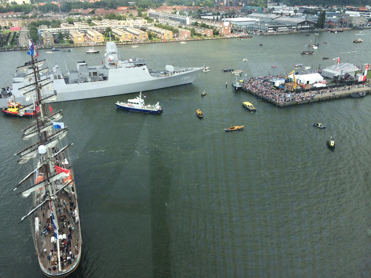 NETQ_inzichten's tweet image. Sail 2 NETQ! De Stad Amsterdam legt aan onder ons raam.