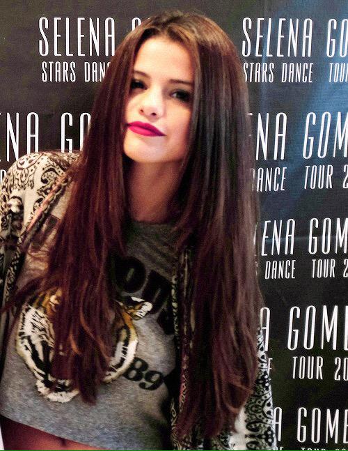 perfgomez22's tweet photo. O kadar rtler nereye gidiyo amk neden öne geçemiyoruz #GoodForYouVMA http://t.co/cK1ODfs0Au