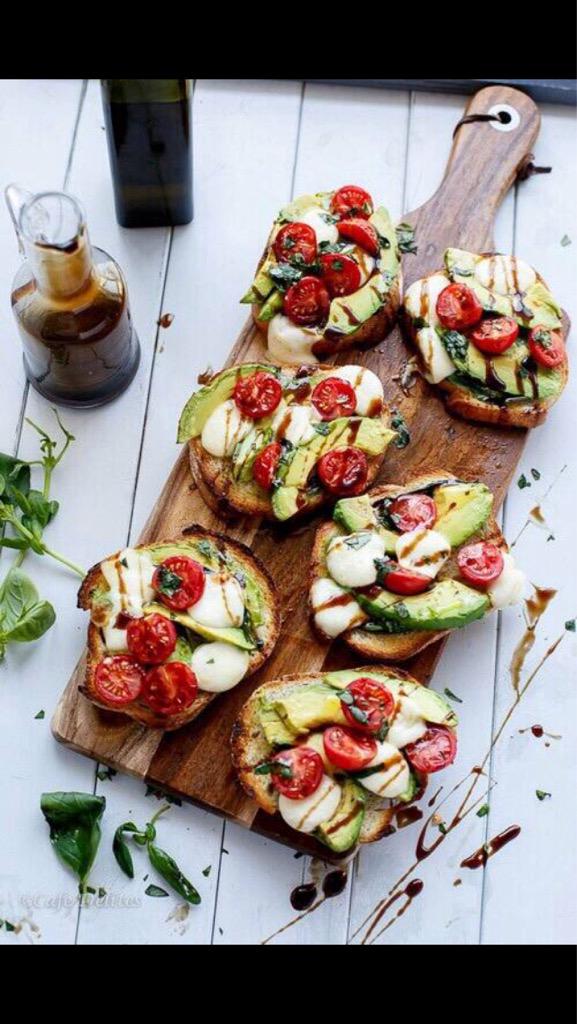 KeepFitDaily's tweet image. Light lunch? Avocado tomato and mozzarella bruschetta.
