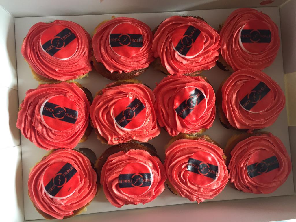 jenfeighery's tweet photo. Got a surprise @trek2tralee cupcake delivery from the best bakery in Tralee @BarrysBakery #trek2tralee #cupcakes http://t.co/ecReCQ7umz