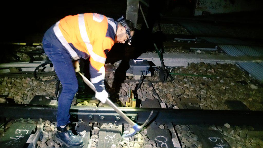 CdTvoieOP's tweet photo. Le Ⓜauzin🚆enregistre la géométrie dela voie et détecte des défauts🙈 qui,selon la norme,nécessite une🔧interv+/-rapide! http://t.co/jT7AeNTQS2