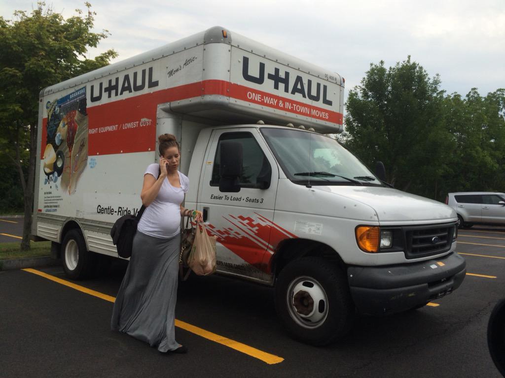 THillAtHamilton's tweet image. Life of Tessa, Coordinator of NSO &amp;amp; @HamFYE as we're about to send out new @HamiltonCollege students on their trips