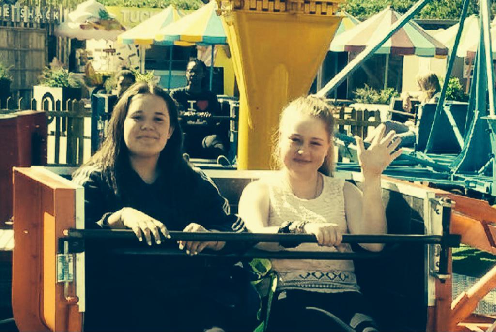 1stGillKentBB's tweet photo. Fab time today @DreamlandMarg @theboysbrigade #bbcamp15 #retro http://t.co/T31Sh9b3go