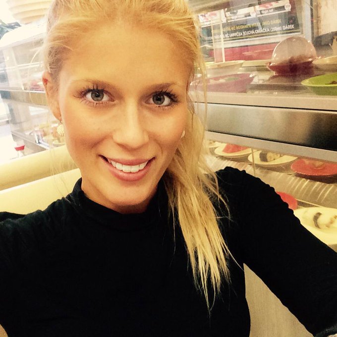 Today lunch at running Sushi 😋👌🍴💋 http://t.co/7BhzEQtjo2<a href="/tag/lastweek"class="tags"><span>#lastweek</span></a>