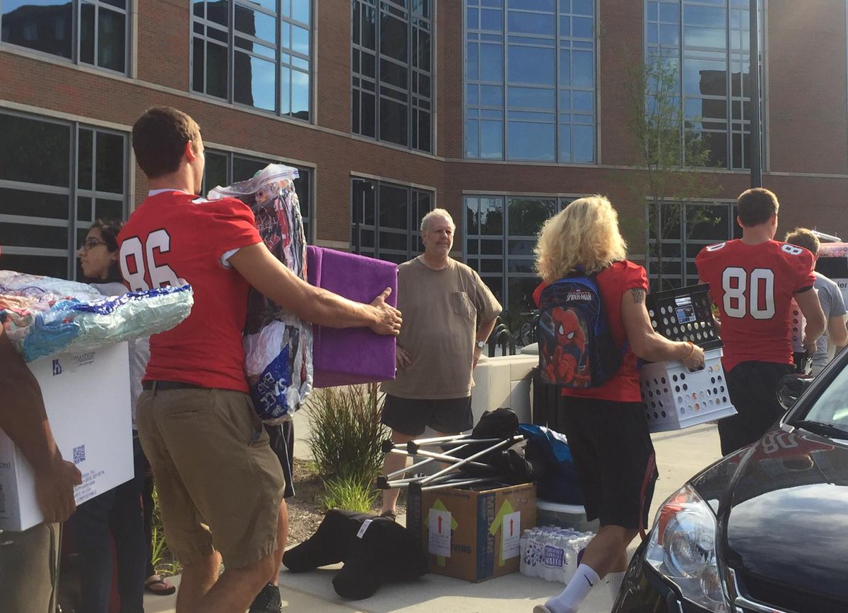 Pete_Lembo's tweet photo. Our @BallStateFB student-athletes are helping new #BallState families move in to the dorms this morning. #Muncie http://t.co/fi3y8WsCiI