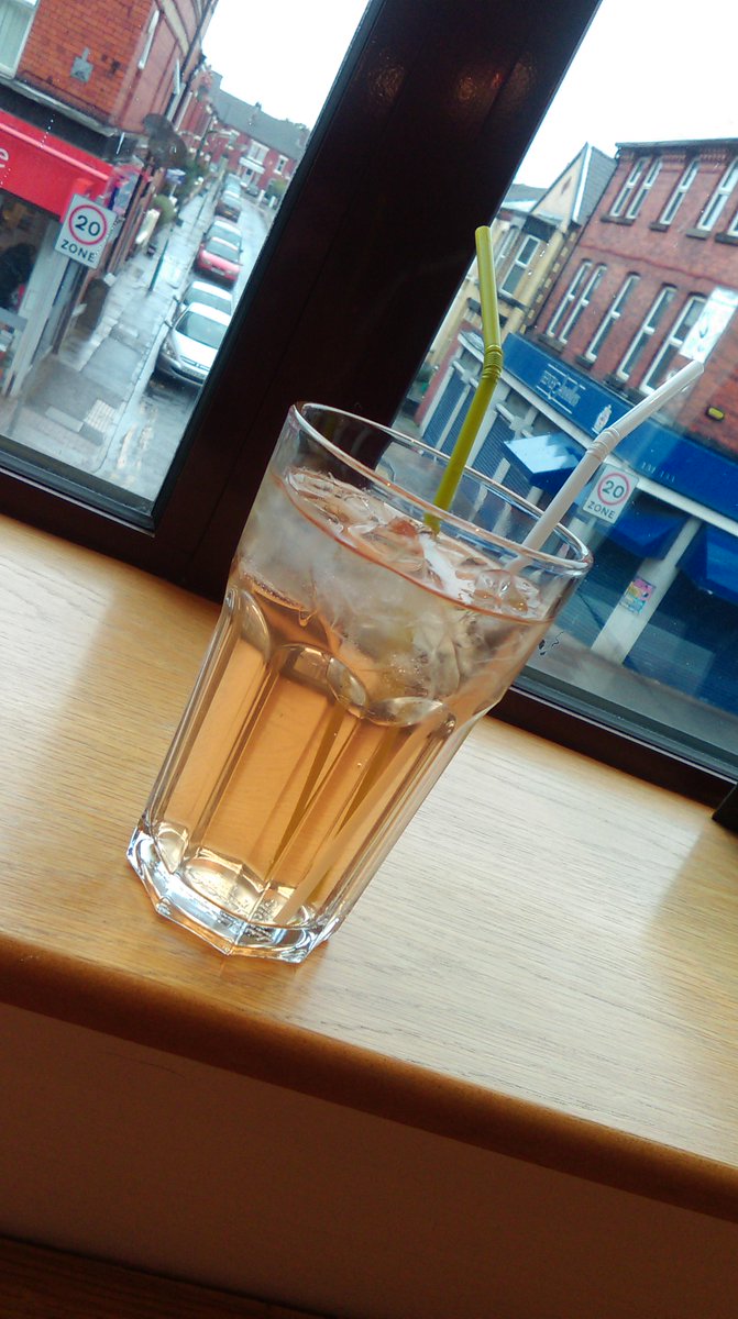 Writeblendcafe's tweet photo. Lemon tea over ice!! Now on sale at #theblend for only £1.90 http://t.co/D4Fhw9blxI