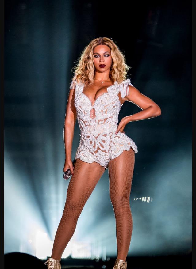 Happy Birthday to Beyoncé!! I love her so much & I hope she sees my message amount the thousands of bday notifications 