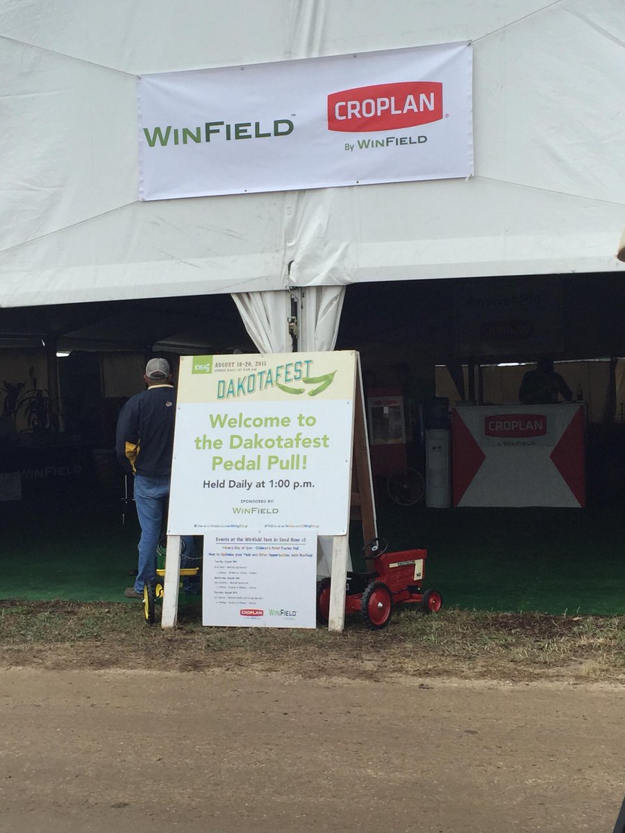IDEAgGroup's tweet image. Bring your kiddos to the @WinFieldInsight Pedal Pull, booth SR05, at 1 PM. Ages 4-11 can win prizes! #Dakotafest