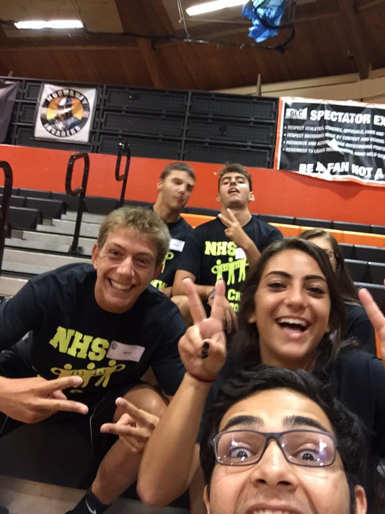 LinkNHS's tweet photo. Awesome Freshmen: โ๏ธ
Leaders Going Big: โ๏ธ
Crazy Energy: โ๏ธ
First Link Orientation: ๐ฏ
#LinkUpNHS http://t.co/lRmfsAZvn7