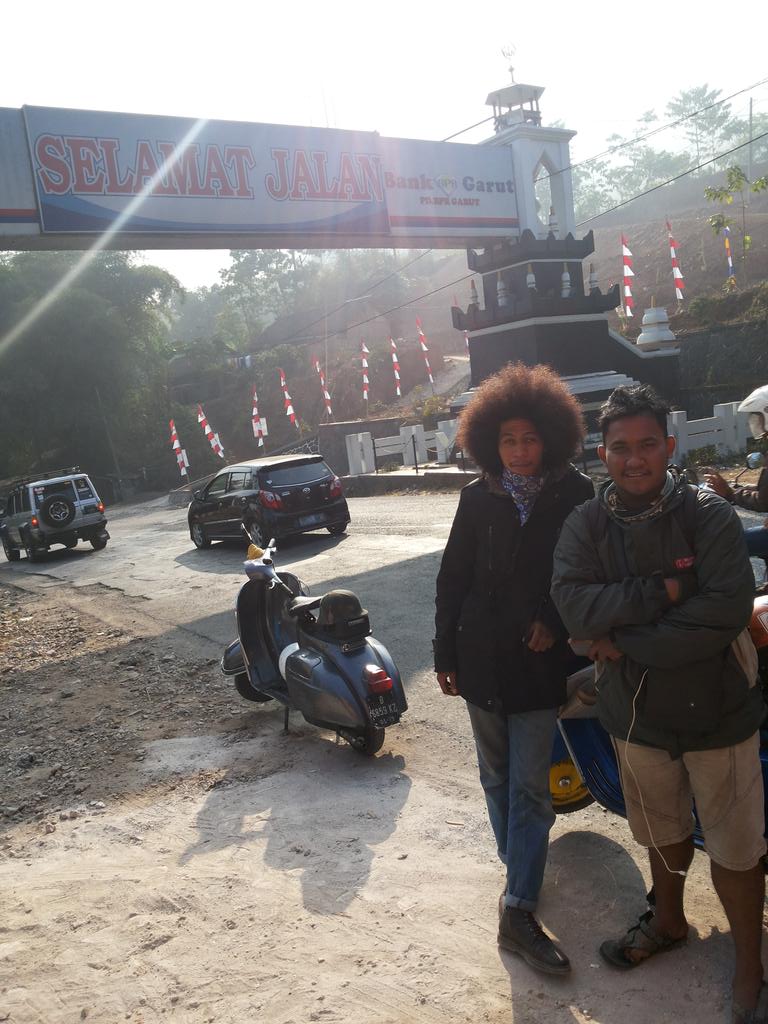 dededestrian's tweet photo. Tasikmalaya berVespa http://t.co/xIFixImqND