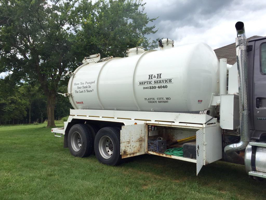 thepatrickmcd's tweet photo. Pumping the septic is just part of the job when it comes to #ExcelsiorSprings property! http://t.co/YMmCmlgbHg