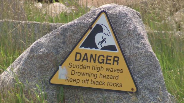 Morons of Peggys Cove aims to promote safety through humour on Twitter
cbc.ca/1.3196070