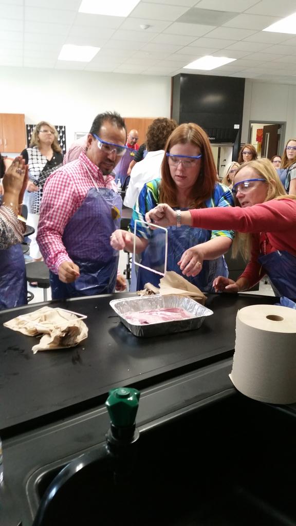 Coach_DeKeyser's tweet photo. Makin' bubbles...trying to at least #connectmhs9 #learningwithscience http://t.co/Wgd5rMRw1c