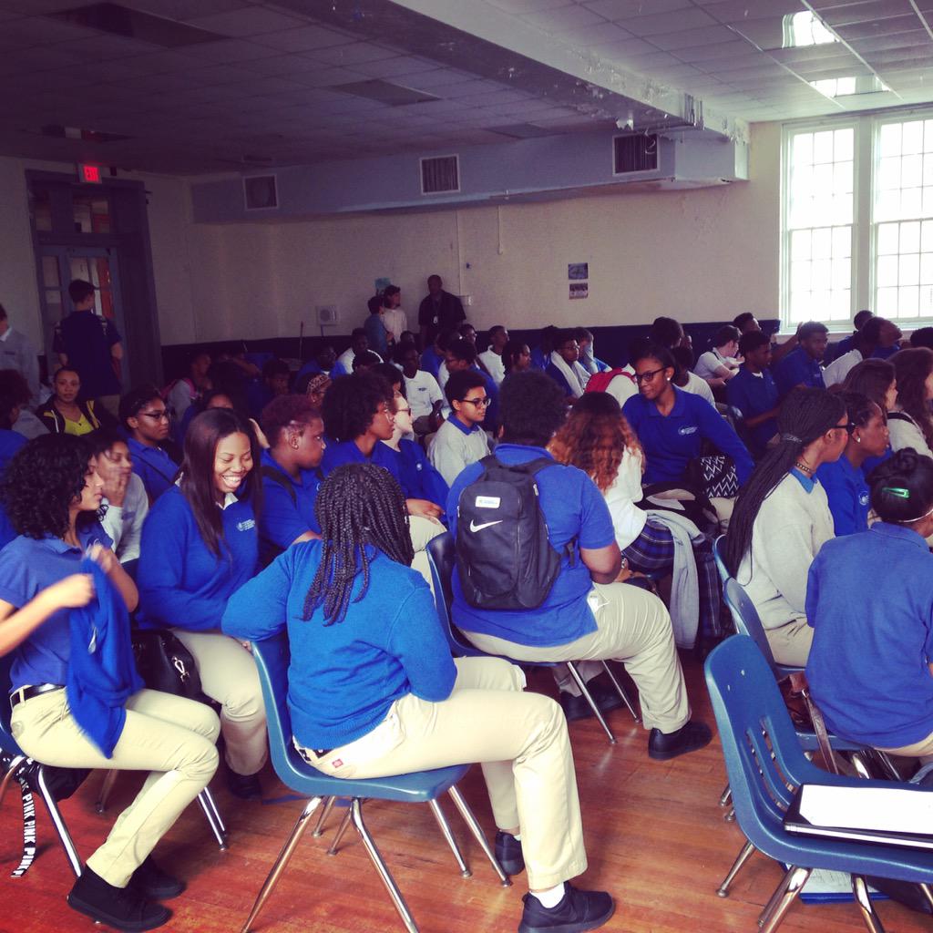 SciHighNOLA's tweet photo. 11th grade assembly #buildingcommunity #noscihigh #nautilus http://t.co/oy2LTozWZw